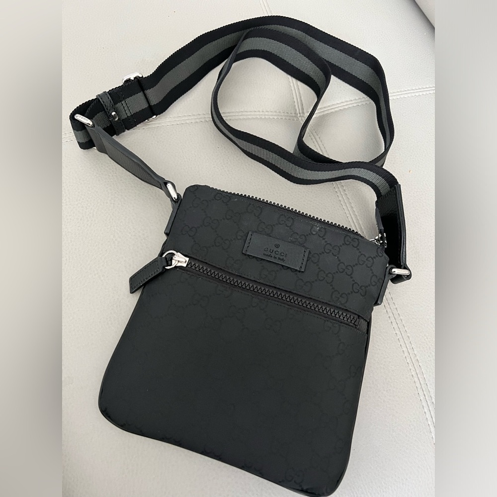 Gucci mini nylon messenger bag (unisex)